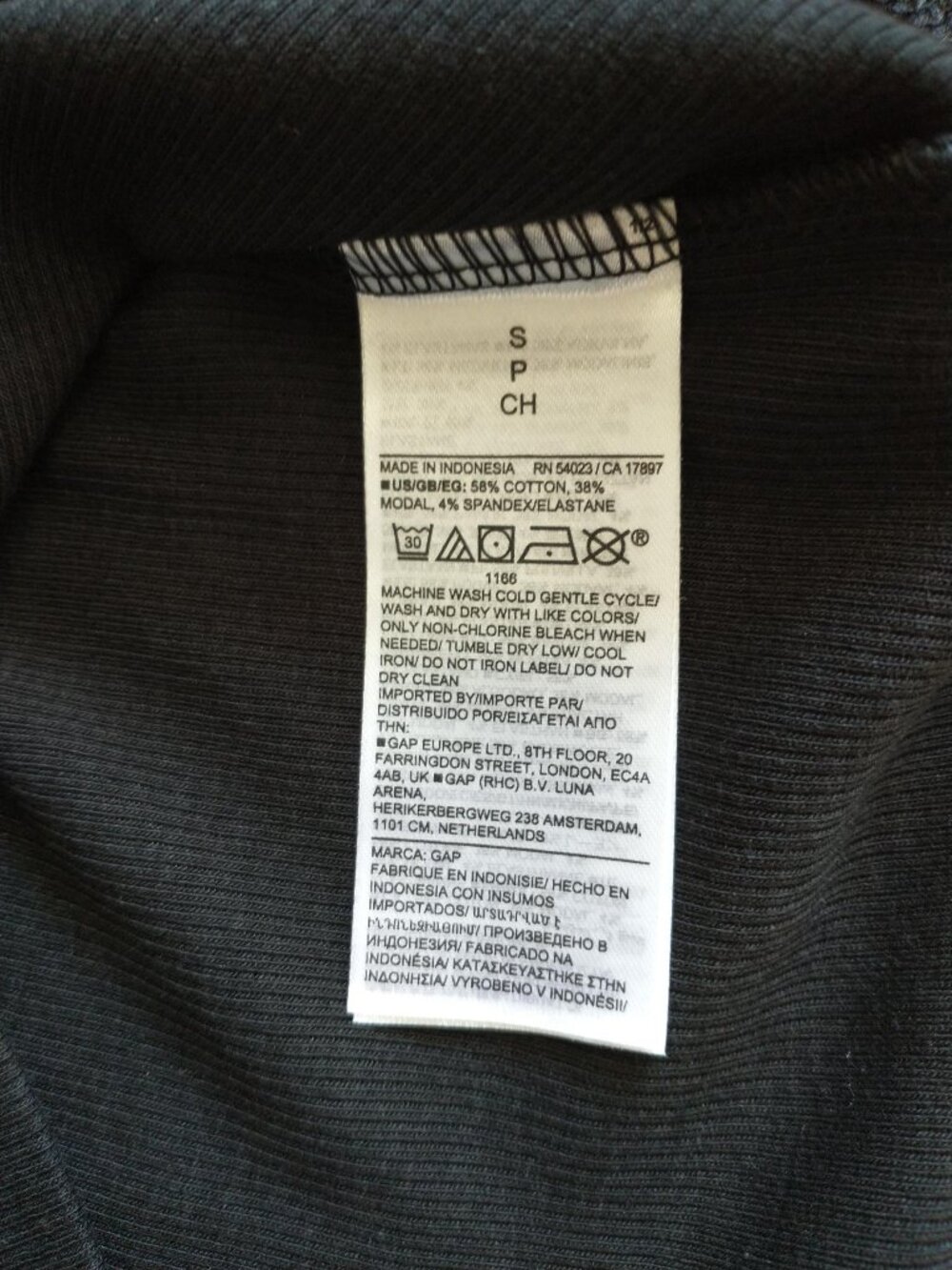 GAP Women's Modern Rib Crop T-Shirt in Black NWT - Picture 11 of 14